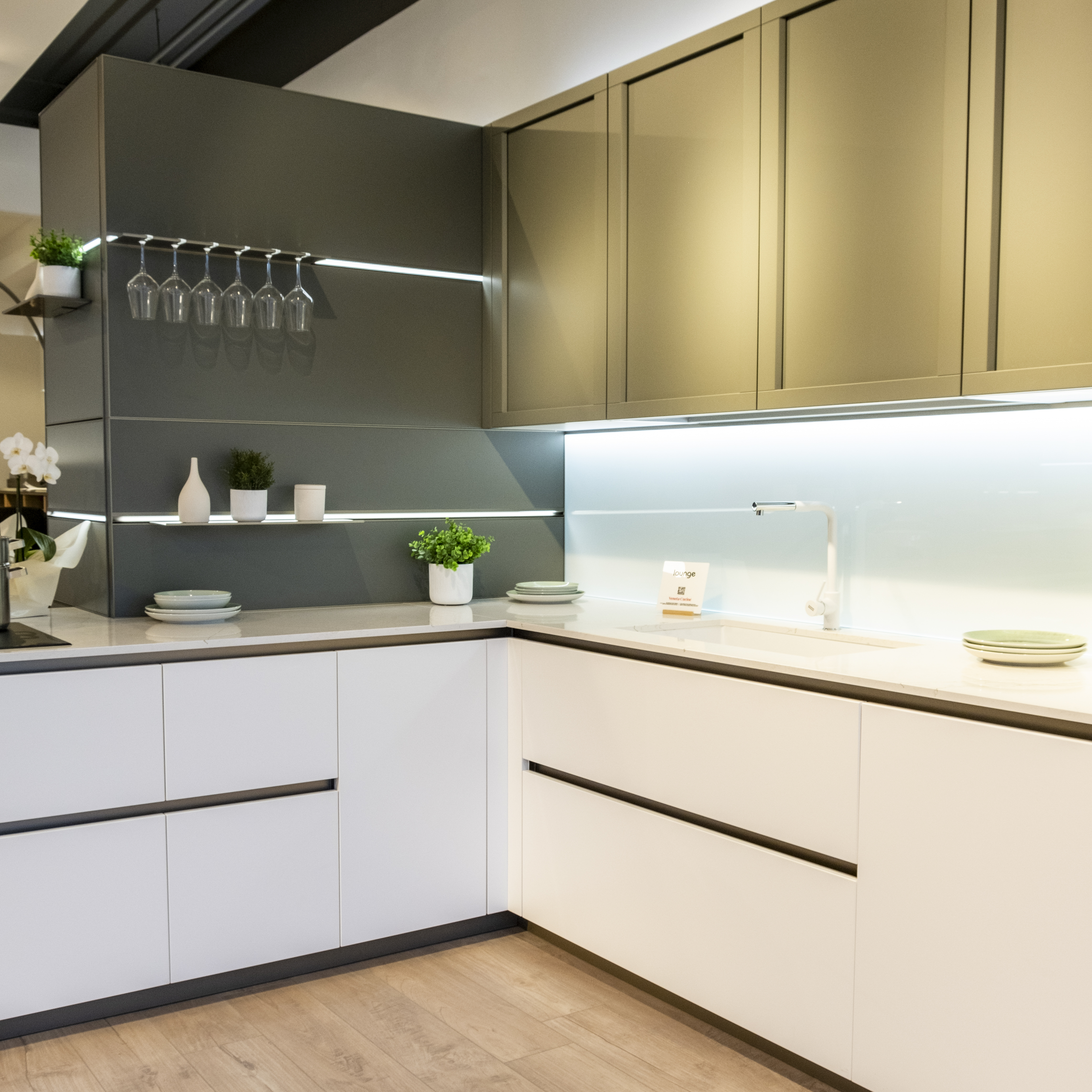 Showroom 15